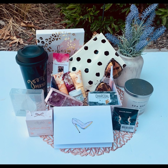 Kate Somerville Other - 25pc Fabfitfun subscription box bundle Cosmetic CAUSEBOX huge lot new full size